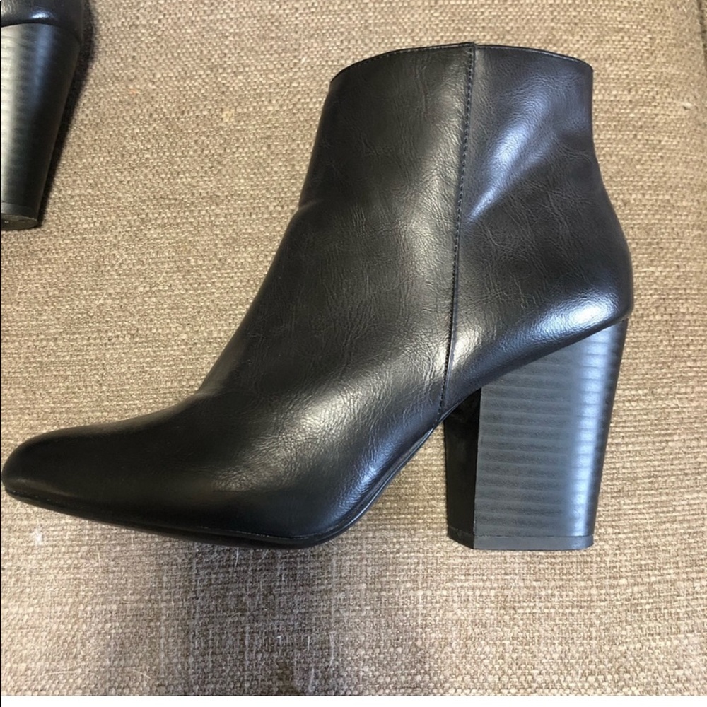 Black Heeled Boots Size 6